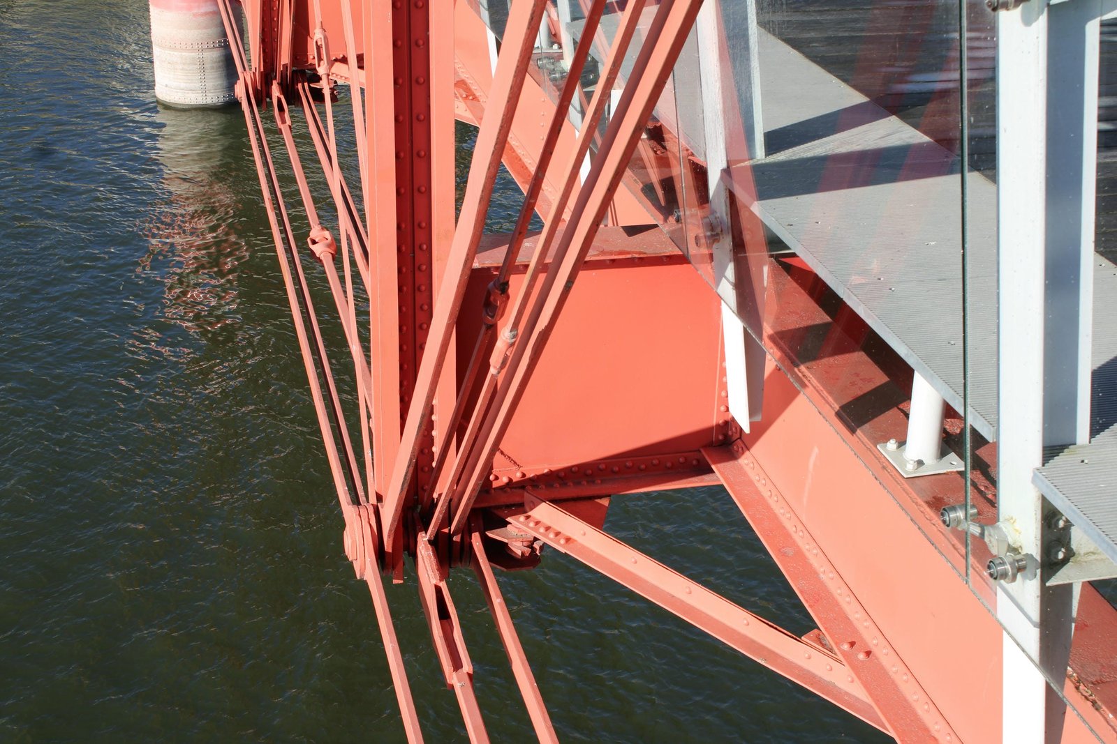 Bottom chord and floorbeam